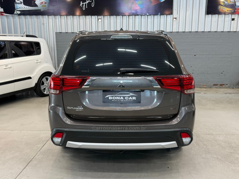 OUTLANDER 2.2 4X4 16V DIESEL 4P AUTOMÁTICO - 2016 - CAXIAS DO SUL