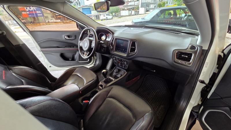 COMPASS 2.0 TRAILHAWK TD350 TURBO DIESEL 4X4 4P AUTOMÁTICO - 2018 - CAXIAS DO SUL