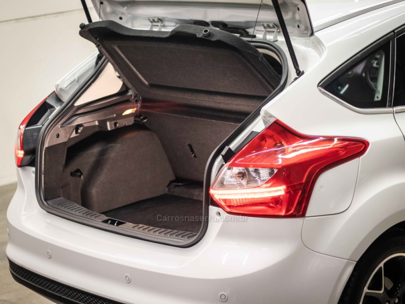 FOCUS 2.0 TITANIUM PLUS HATCH 16V FLEX 4P AUTO - 2014 - CAXIAS DO SUL