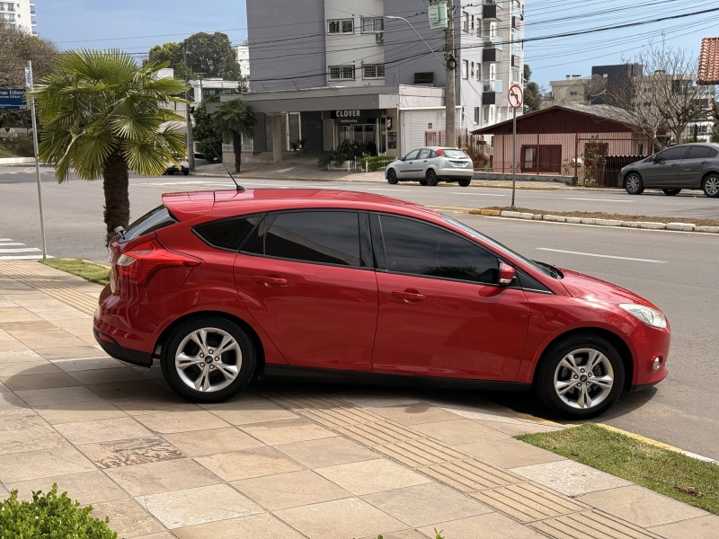 FOCUS 1.6 S 16V FLEX 4P MANUAL - 2014 - FARROUPILHA