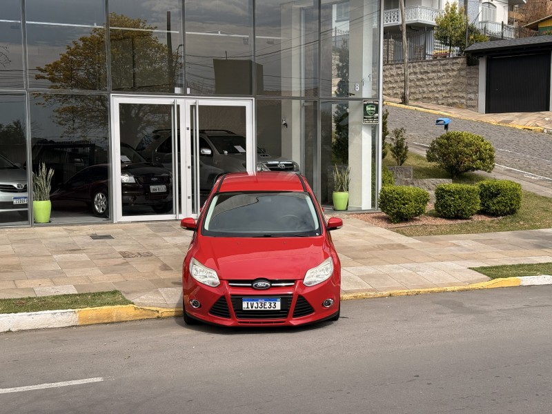 FOCUS 1.6 S 16V FLEX 4P MANUAL - 2014 - FARROUPILHA