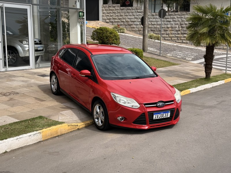 FOCUS 1.6 S 16V FLEX 4P MANUAL - 2014 - FARROUPILHA
