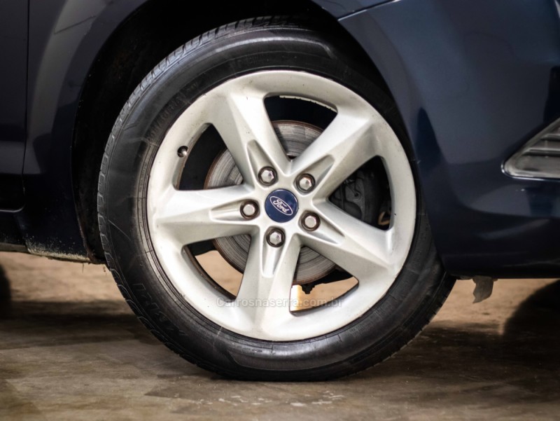 FOCUS 1.6 GLX 16V FLEX 4P MANUAL - 2011 - CAXIAS DO SUL