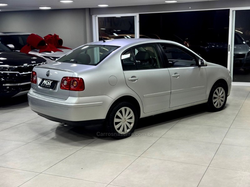 POLO 1.6 MI 8V TOTAL FLEX 4P MANUAL - 2011 - PORTO ALEGRE