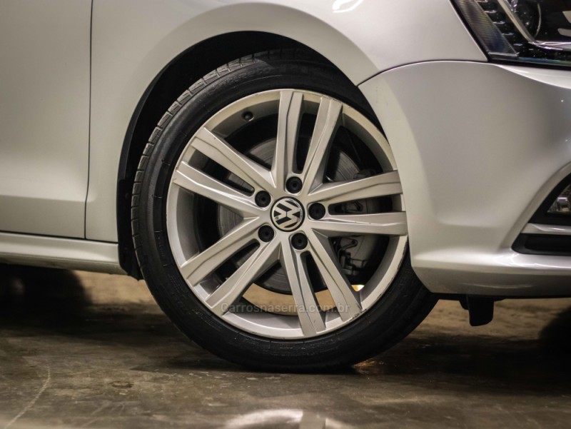 JETTA 2.0 TSI HIGHLINE 211CV GASOLINA 4P TIPTRONIC - 2016 - CAXIAS DO SUL
