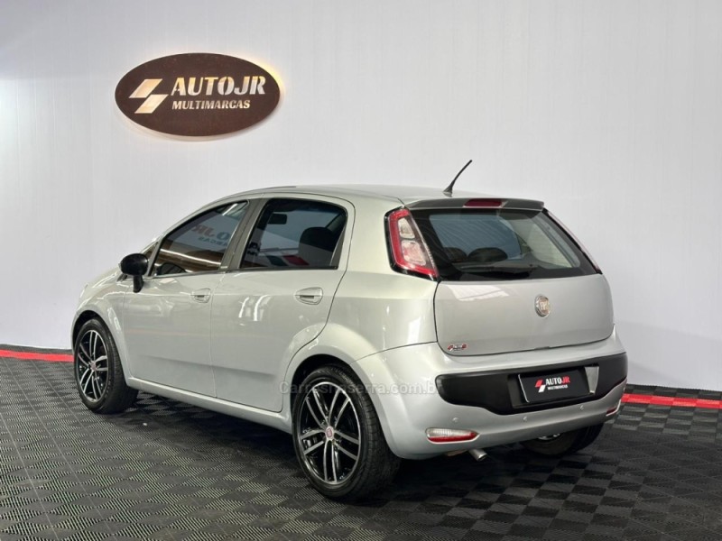 PUNTO 1.6 ESSENCE 16V FLEX 4P MANUAL - 2013 - VACARIA