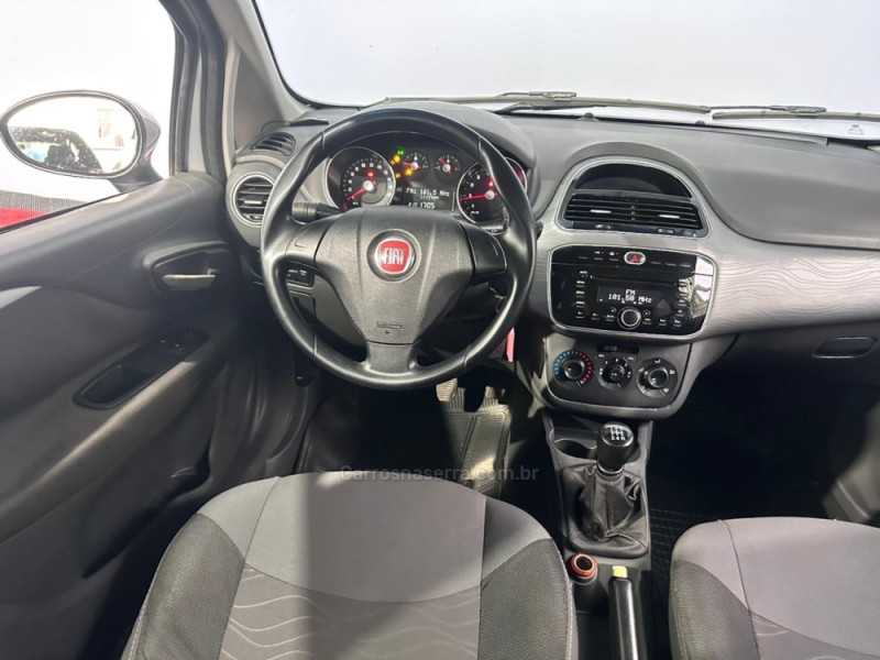 PUNTO 1.6 ESSENCE 16V FLEX 4P MANUAL - 2013 - VACARIA