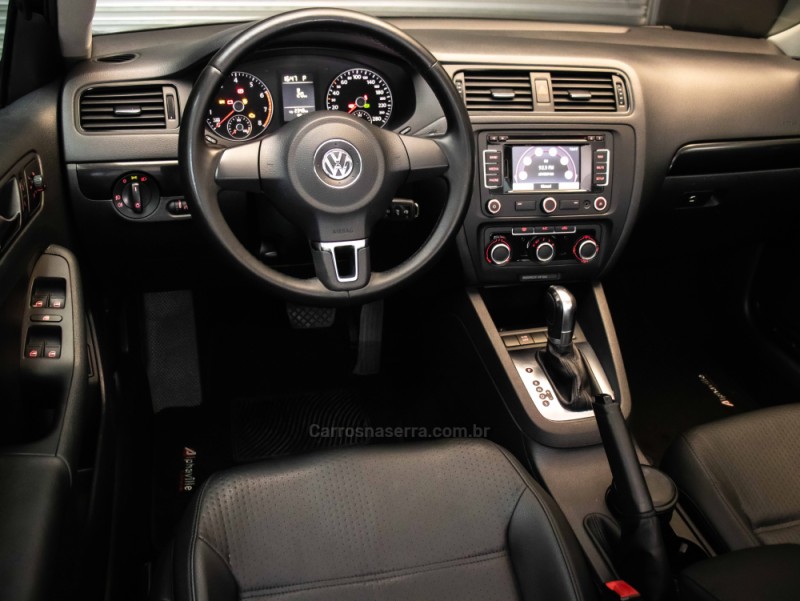 JETTA 2.0 COMFORTLINE FLEX 4P TIPTRONIC - 2013 - CAXIAS DO SUL
