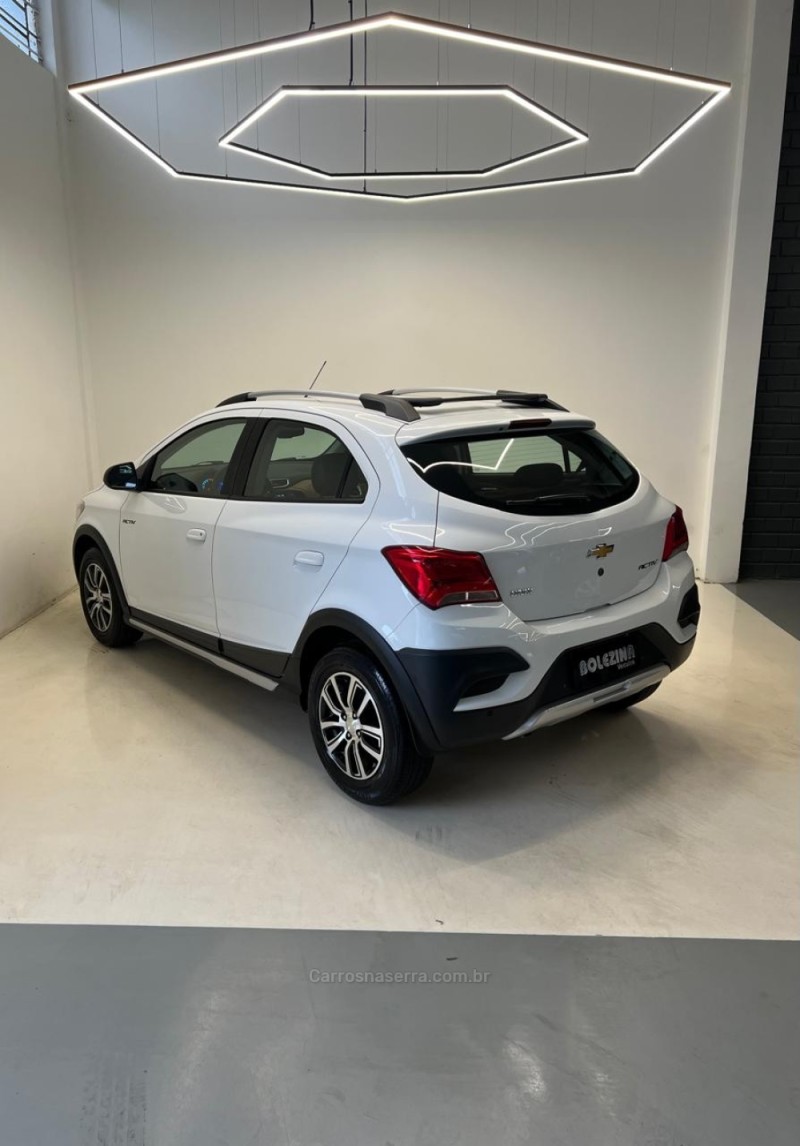 ONIX 1.4 MPFI ACTIV 8V FLEX 4P AUTOMÁTICO - 2017 - NOVO HAMBURGO