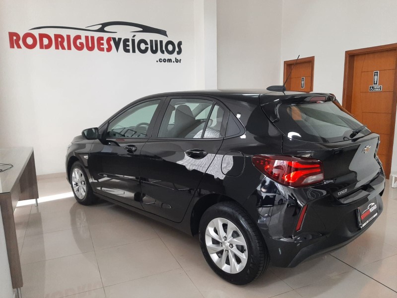 ONIX 1.0 LT 12V TURBO FLEX 4P MANUAL - 2023 - CAXIAS DO SUL