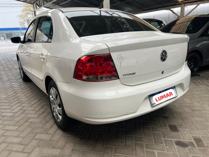 VOYAGE 1.0 MI 8V FLEX 4P MANUAL - 2012 - GARIBALDI
