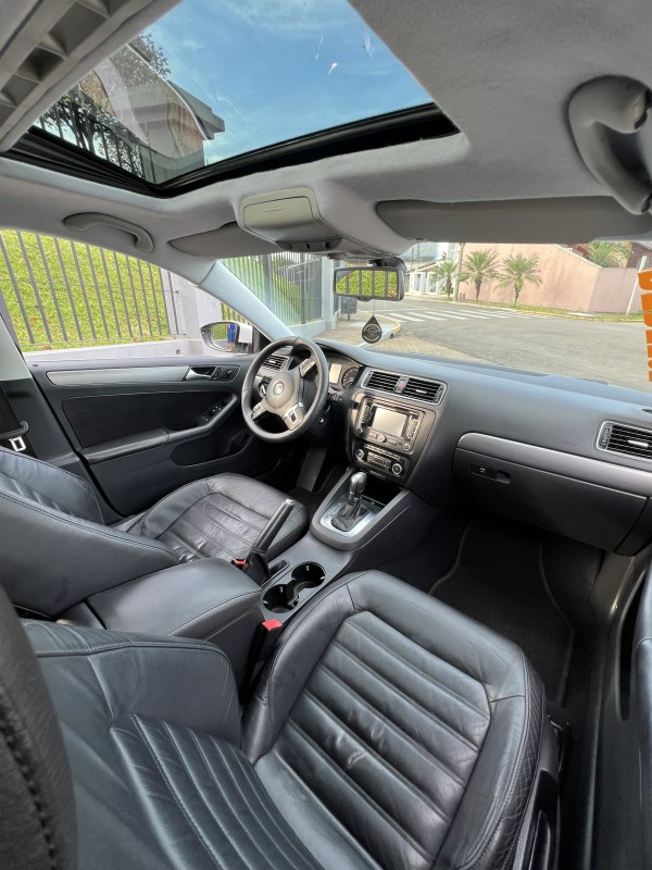 JETTA 2.0 TSI HIGHLINE 211CV GASOLINA 4P TIPTRONIC - 2012 - PORTãO