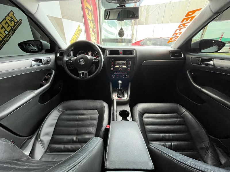 JETTA 2.0 TSI HIGHLINE 211CV GASOLINA 4P TIPTRONIC - 2012 - PORTãO
