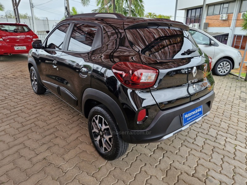 KWID 1.0 12V OUTSIDER FLEX 4P MANUAL - 2023 - LAJEADO