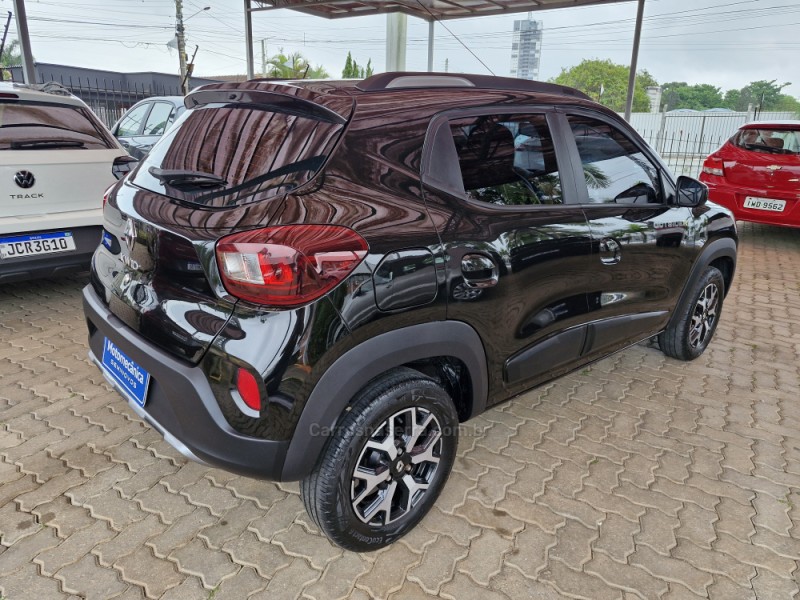 KWID 1.0 12V OUTSIDER FLEX 4P MANUAL - 2023 - LAJEADO