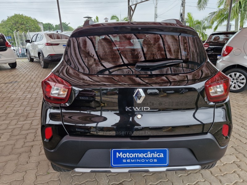 KWID 1.0 12V OUTSIDER FLEX 4P MANUAL - 2023 - LAJEADO