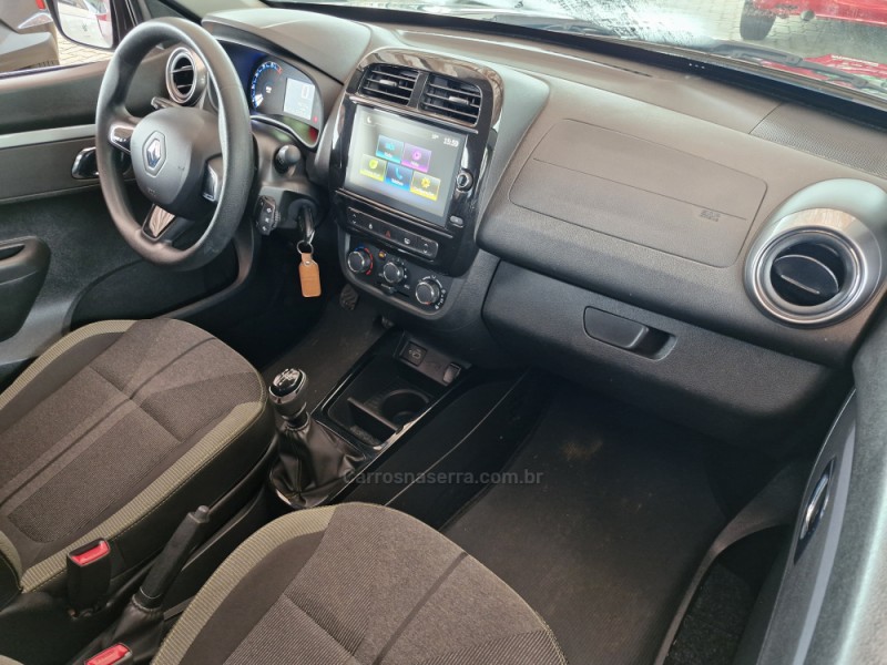 KWID 1.0 12V OUTSIDER FLEX 4P MANUAL - 2023 - LAJEADO