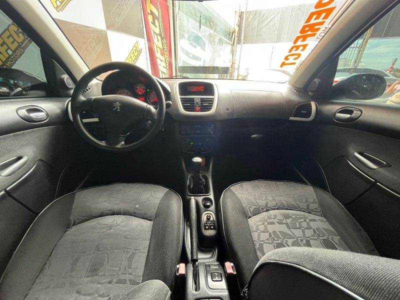 207 1.4 XR 8V FLEX 4P MANUAL - 2011 - PORTãO
