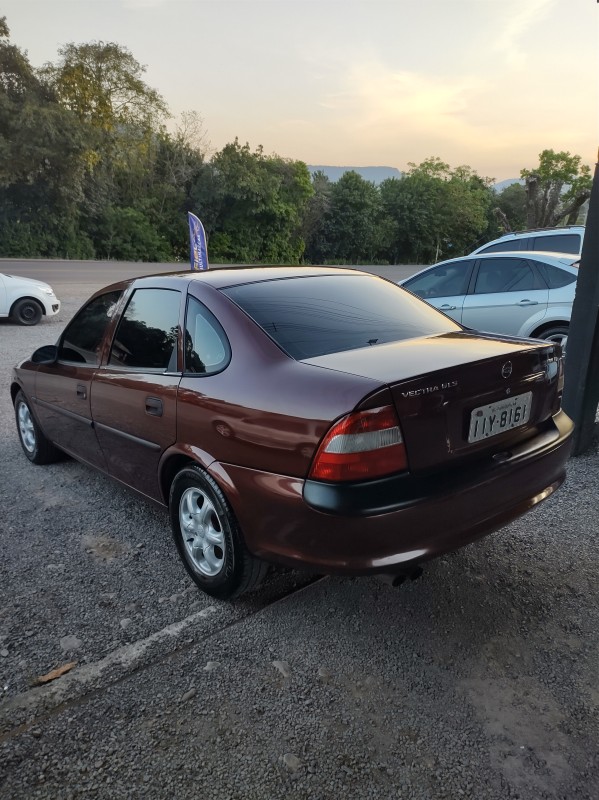 VECTRA 2.2 MPFI GLS 8V GASOLINA 4P MANUAL - 1999 - VALE REAL
