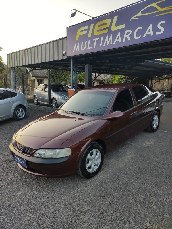 VECTRA 2.2 MPFI GLS 8V GASOLINA 4P MANUAL