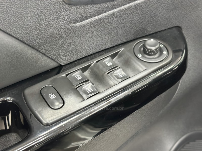 CAPTUR 1.6 16V FLEX INTENSE AUTOMÁTICO - 2018 - SANTA CRUZ DO SUL