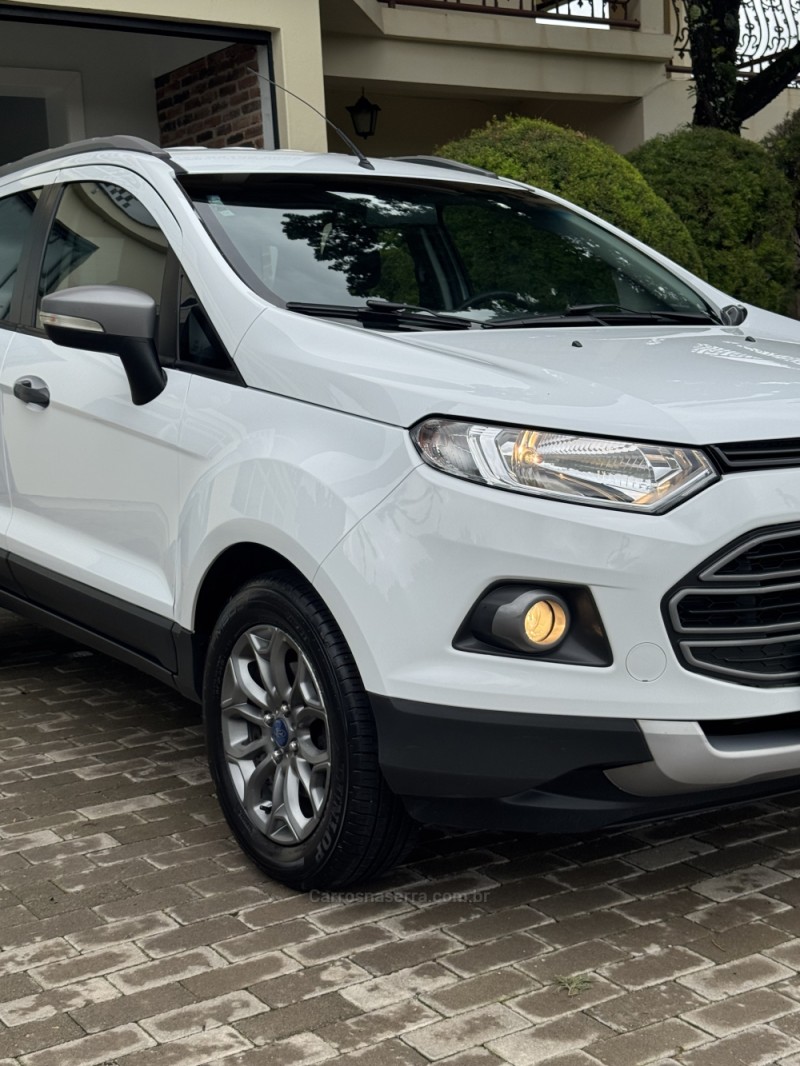 ECOSPORT 1.6 XLT FREESTYLE 8V FLEX 4P MANUAL