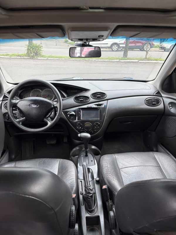 FOCUS 2.0 GHIA SEDAN 16V FLEX 4P AUTOMÁTICO - 2005 - FARROUPILHA