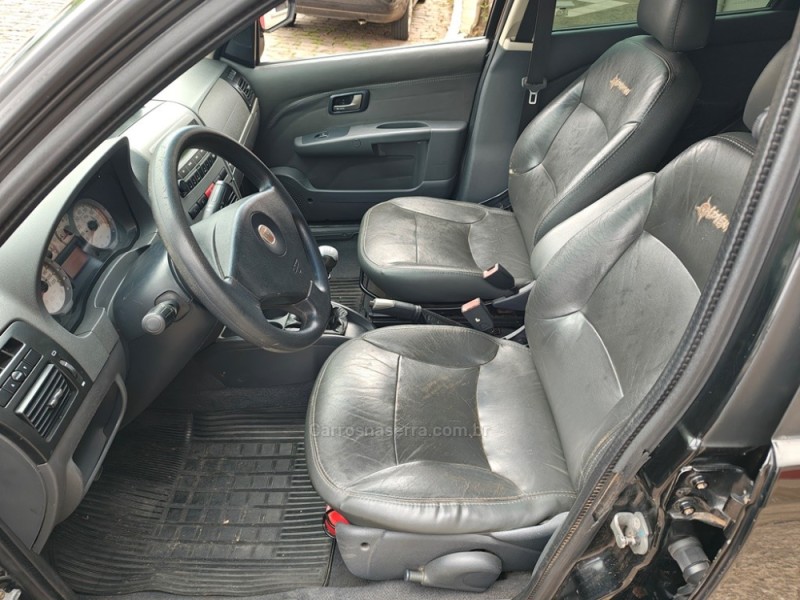 PALIO 1.8 MPI ADVENTURE LOCKER WEEKEND 16V FLEX 4P MANUAL - 2012 - GUAPORé