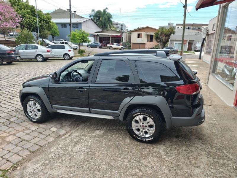 PALIO 1.8 MPI ADVENTURE LOCKER WEEKEND 16V FLEX 4P MANUAL - 2012 - GUAPORé