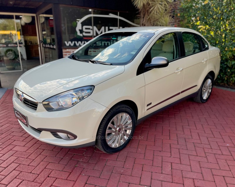 GRAND SIENA 1.6 MPI ESSENCE SUBLIME 16V FLEX 4P AUTOMATIZADO - 2016 - ROLANTE