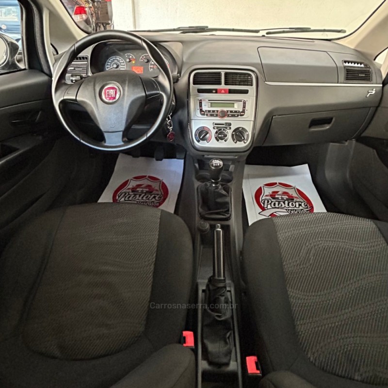 PUNTO 1.4 ATTRACTIVE ITALIA 8V FLEX 4P MANUAL - 2012 - VACARIA