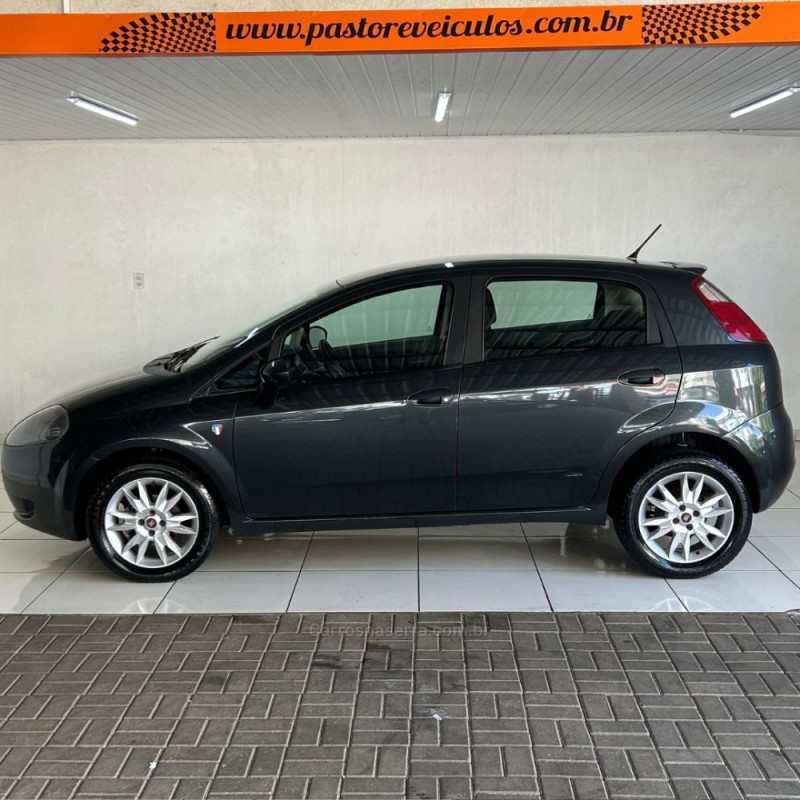 PUNTO 1.4 ATTRACTIVE ITALIA 8V FLEX 4P MANUAL - 2012 - VACARIA