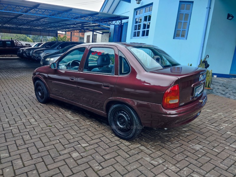 CORSA 1.6 MPFI GLS SEDAN 16V GASOLINA 4P MANUAL - 1999 - CANELA