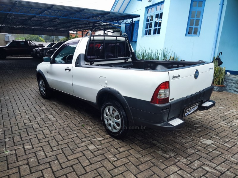 STRADA 1.4 MPI TREKKING CS 8V FLEX 2P MANUAL - 2008 - CANELA