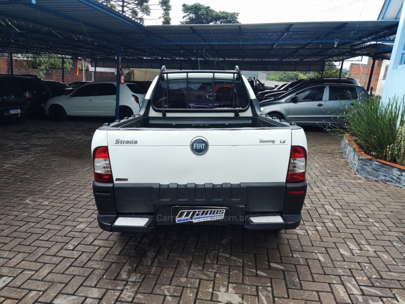 STRADA 1.4 MPI TREKKING CS 8V FLEX 2P MANUAL - 2008 - CANELA