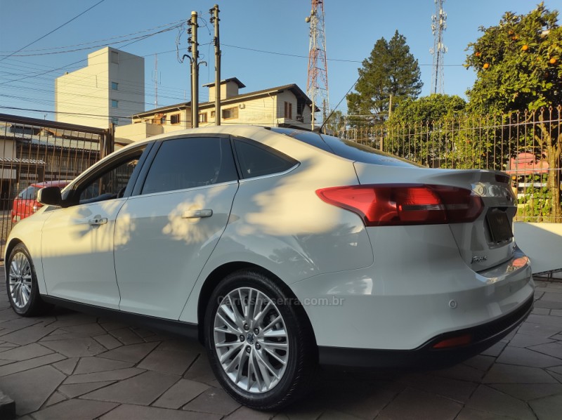 FOCUS 2.0 TITANIUM SEDAN 16V FLEX 4P AUTOMÁTICO - 2016 - CAXIAS DO SUL