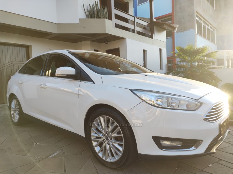 FOCUS 2.0 TITANIUM SEDAN 16V FLEX 4P AUTOMÁTICO - 2016 - CAXIAS DO SUL