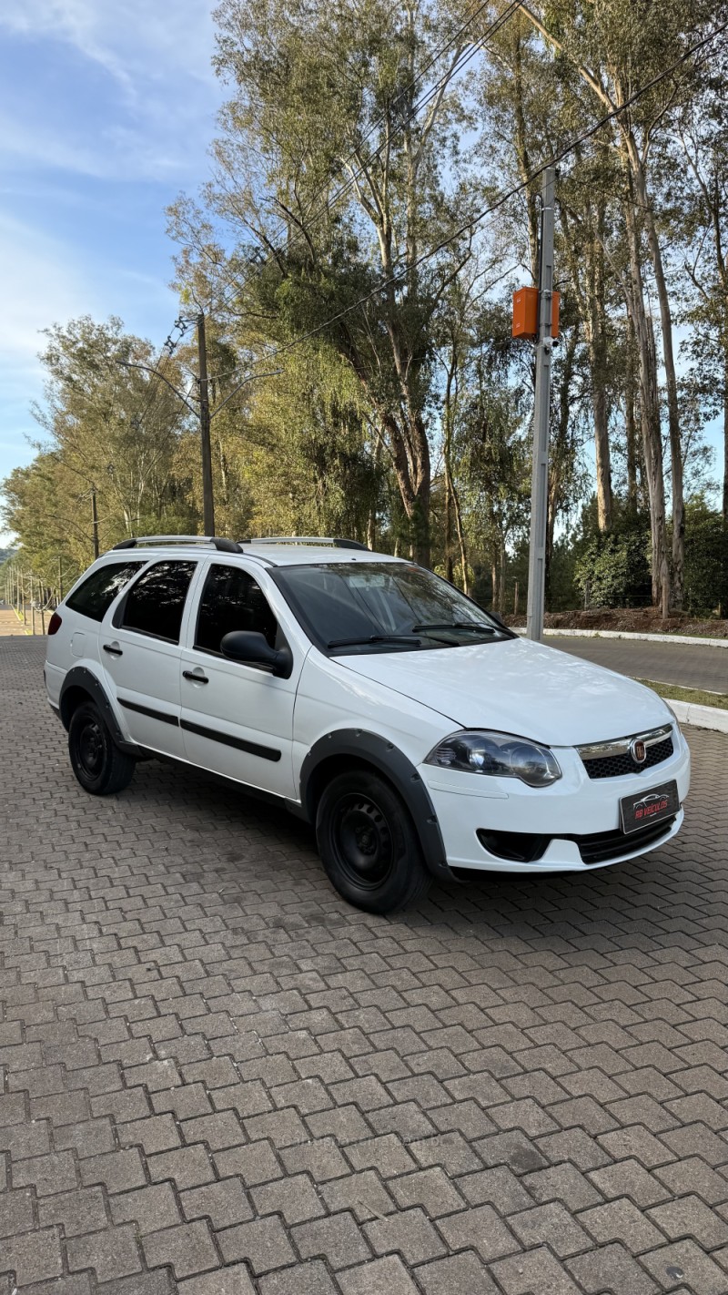 PALIO 1.6 MPI ADVENTURE WEEKEND 8V GASOLINA 4P MANUAL - 2013 - GUAPORé