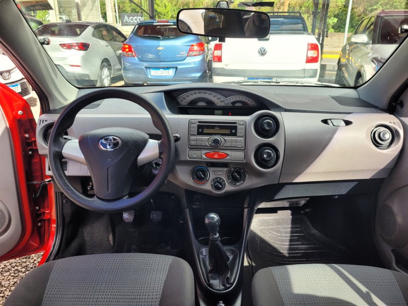 ETIOS 1.3 XS 16V FLEX 4P MANUAL - 2013 - CARLOS BARBOSA