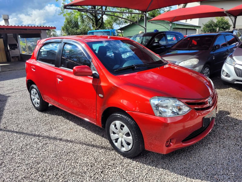 ETIOS 1.3 XS 16V FLEX 4P MANUAL - 2013 - CARLOS BARBOSA