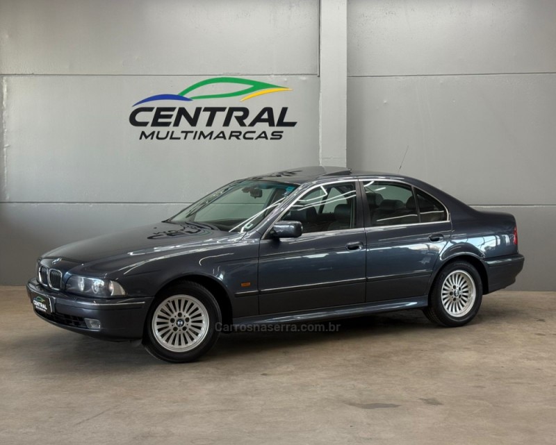 540I 4.4 SEDAN V8 32V GASOLINA 4P AUTOMÁTICO