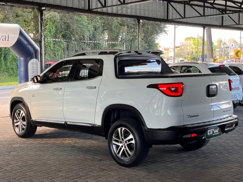TORO 2.0 16V TURBO DIESEL VOLCANO AT9 4X4 AUTOMÁTICO - 2018 - CAXIAS DO SUL