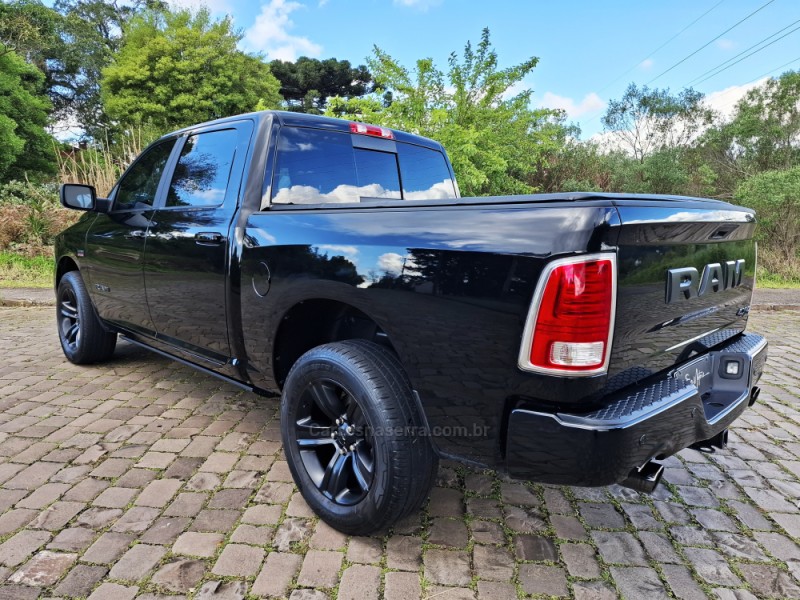 1500 5.7 V8 LIMITED NIGTH EDITION CD 4X4 GASOLINA 4P AUTOMÁTICO - 2022 - BENTO GONçALVES