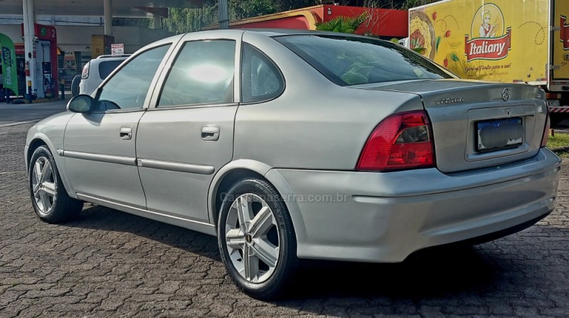 VECTRA 2.0 MPFI EXPRESSION 8V GASOLINA 4P MANUAL - 2005 - CAXIAS DO SUL