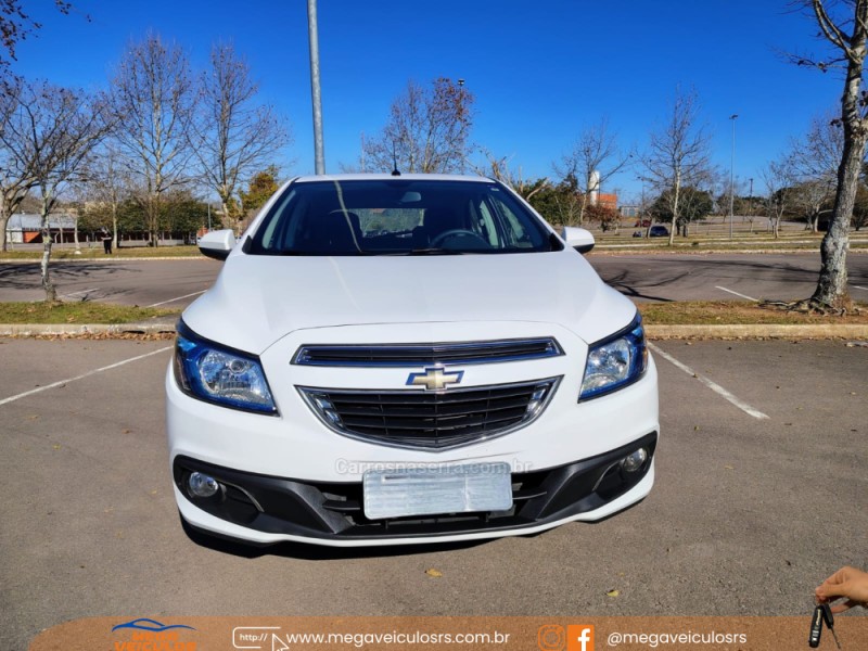 ONIX 1.4 MPFI LTZ 8V FLEX 4P MANUAL - 2015 - BENTO GONçALVES