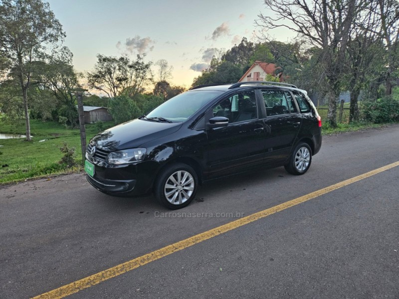 SPACEFOX 1.6 MI 8V FLEX 4P MANUAL - 2011 - VERANóPOLIS
