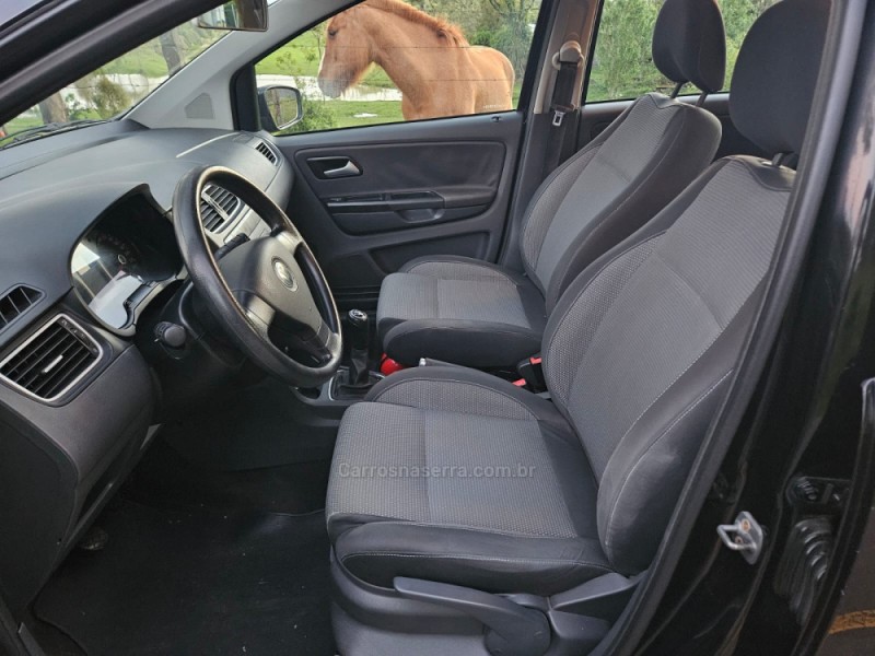 SPACEFOX 1.6 MI 8V FLEX 4P MANUAL - 2011 - VERANóPOLIS