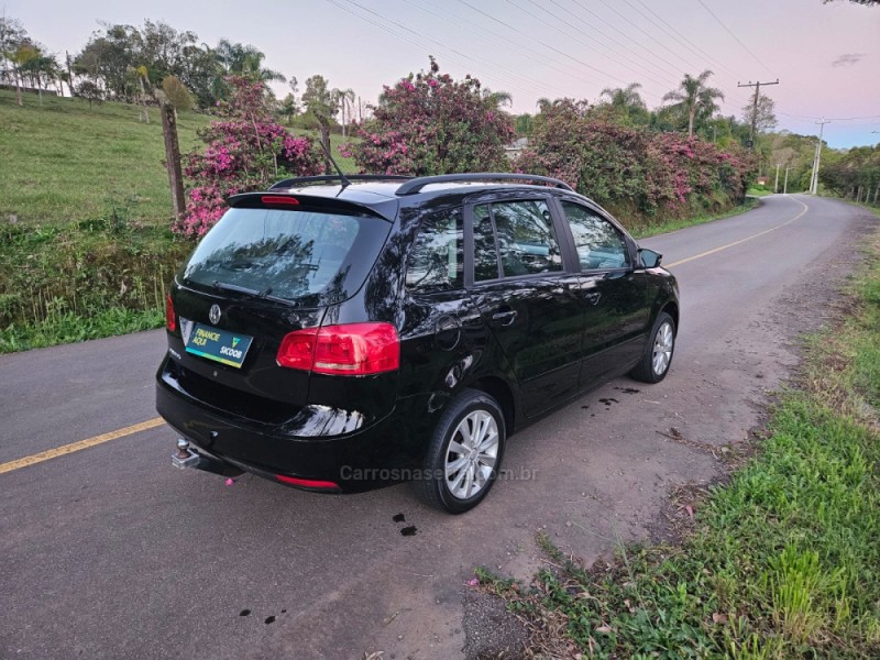 SPACEFOX 1.6 MI 8V FLEX 4P MANUAL - 2011 - VERANóPOLIS