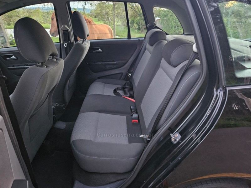 SPACEFOX 1.6 MI 8V FLEX 4P MANUAL - 2011 - VERANóPOLIS