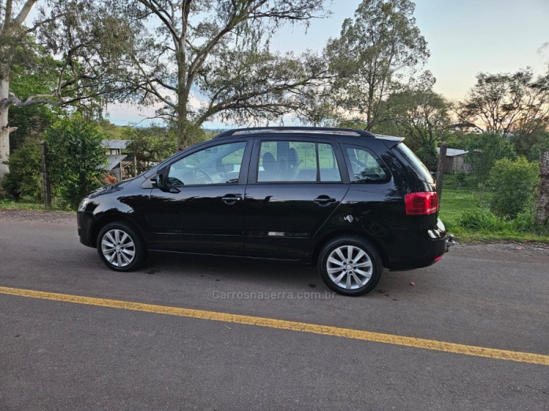 SPACEFOX 1.6 MI 8V FLEX 4P MANUAL - 2011 - VERANóPOLIS